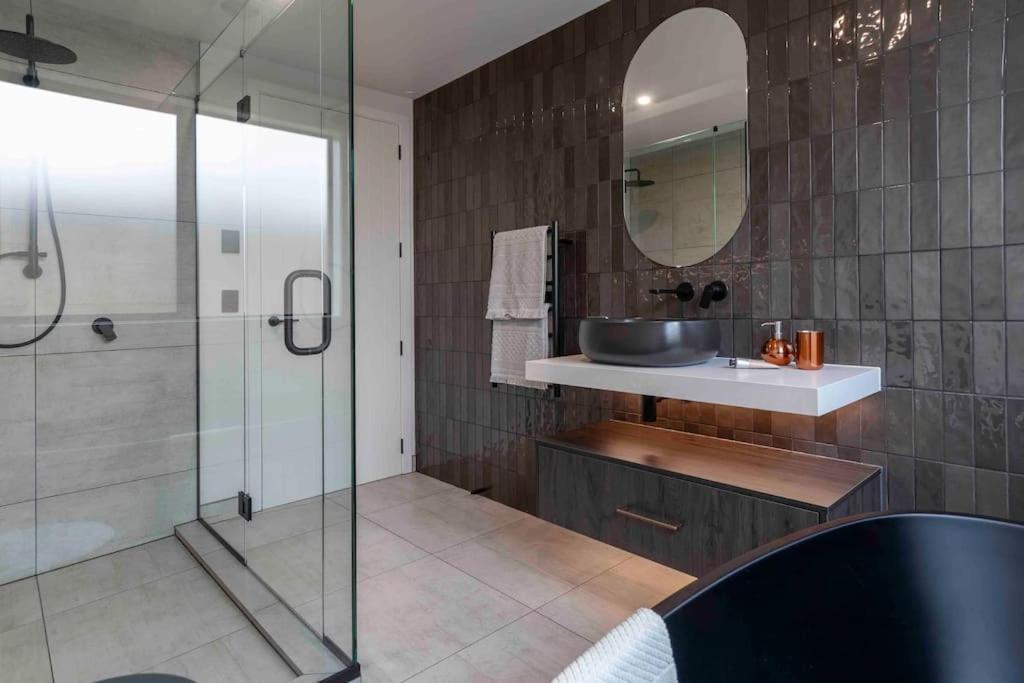 Luxury Escape In Cbd - Walking Distance To Town Villa Tauranga Eksteriør bilde